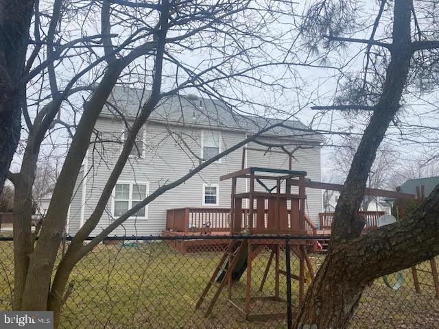 Photo 5 of 24 of 211 Ontario Ave house