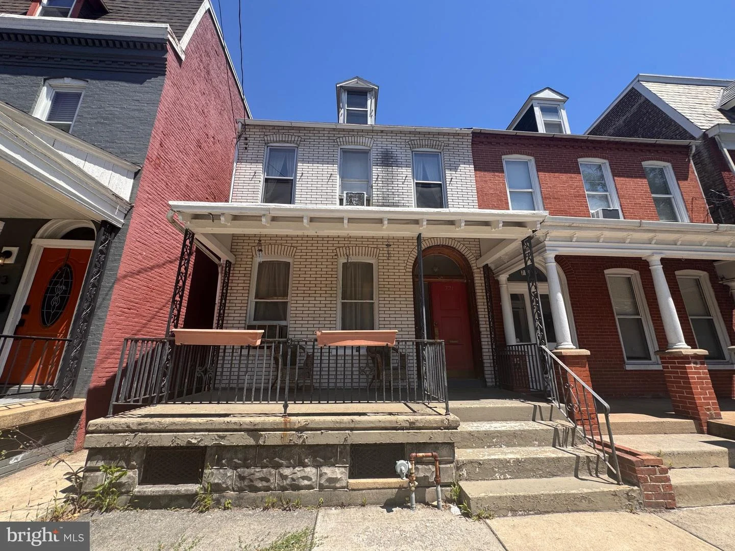 721 Columbia Avenue