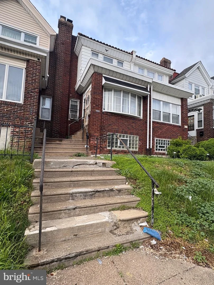 441 W Godfrey Avenue