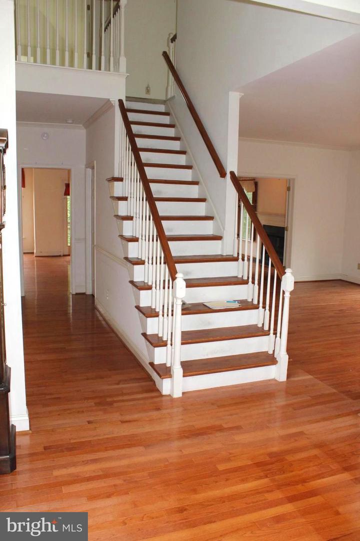 Photo 16 of 48 of 13 Fenwyck Cir townhome