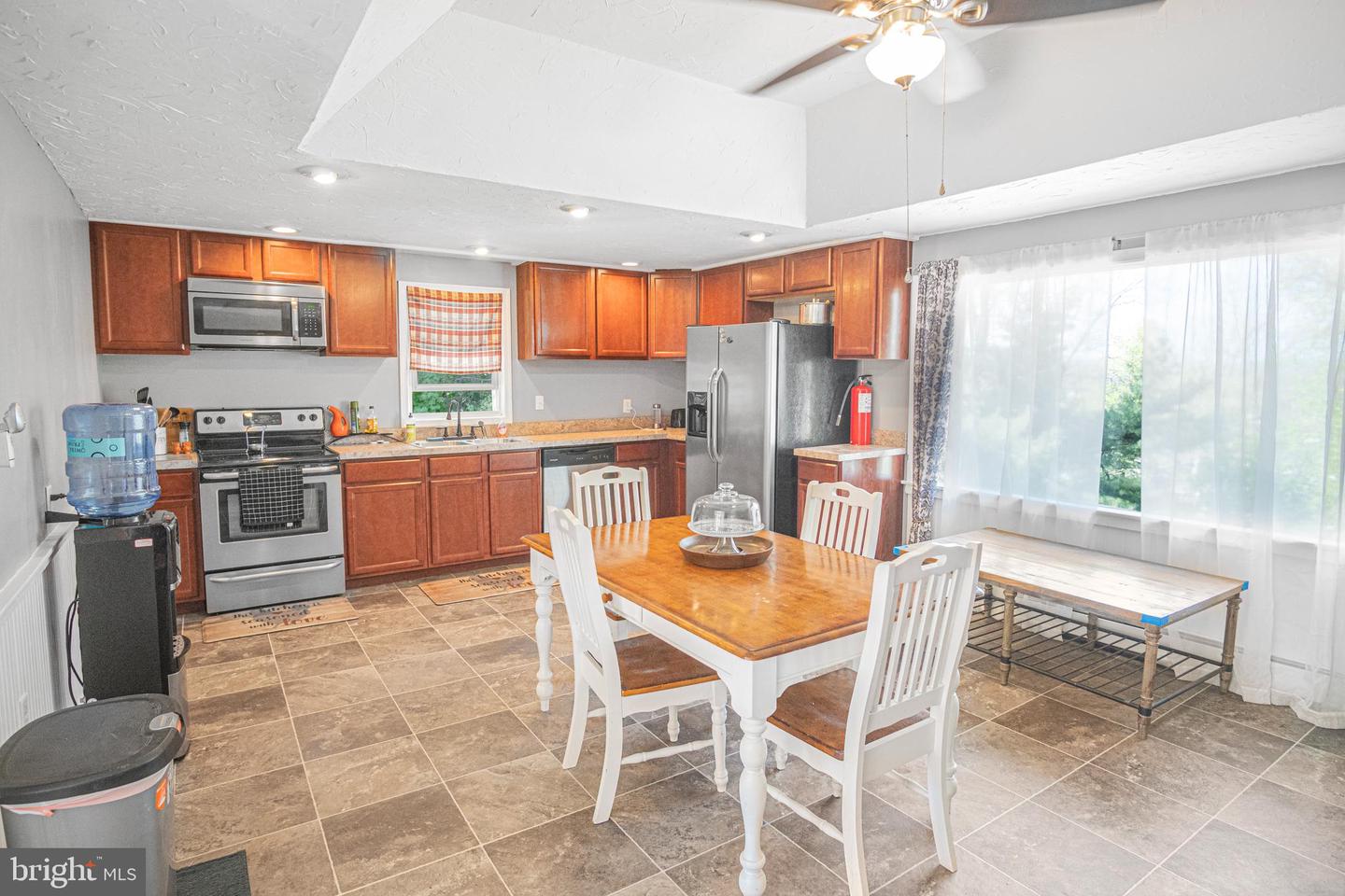 Photo 9 of 31 of 123 Breezewood Dr house