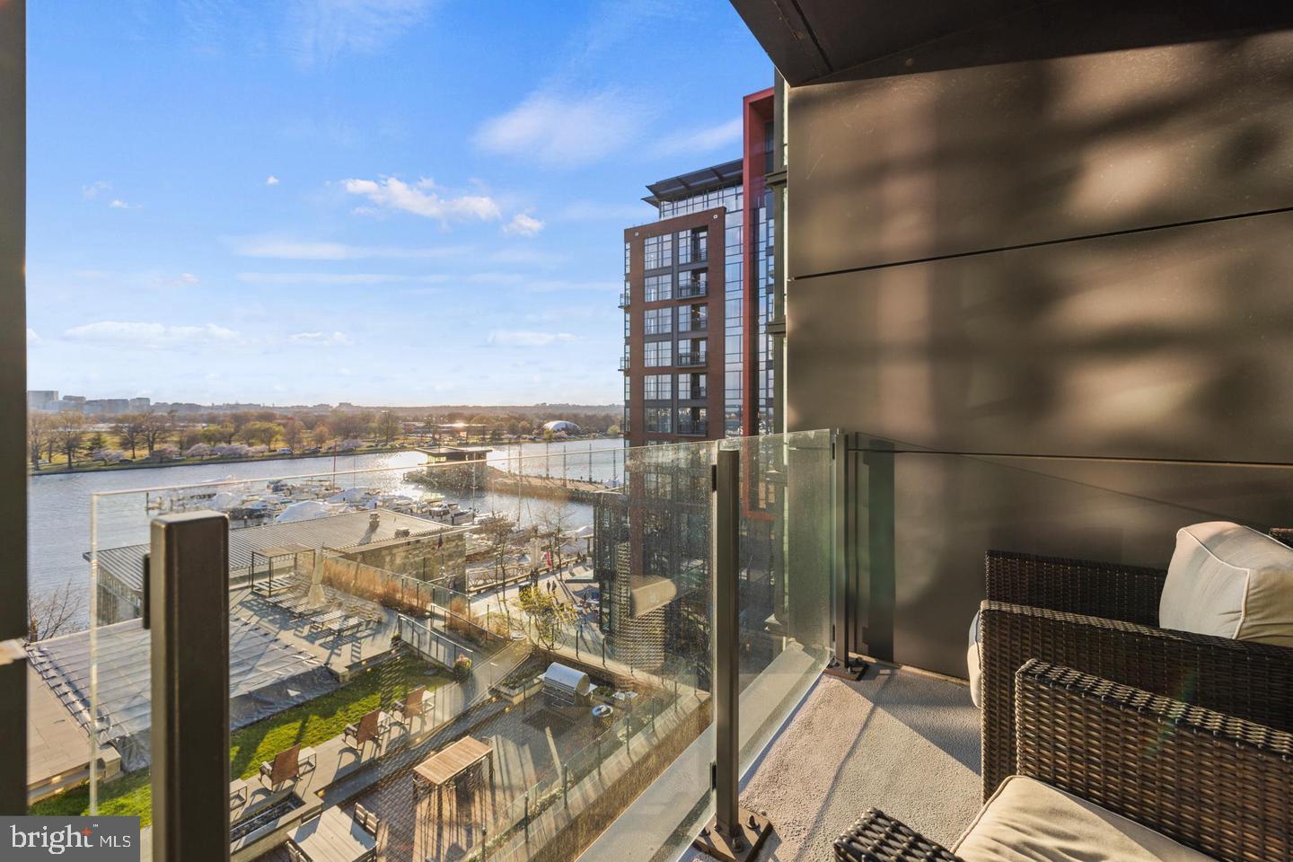 45 Sutton Sq SW #503
