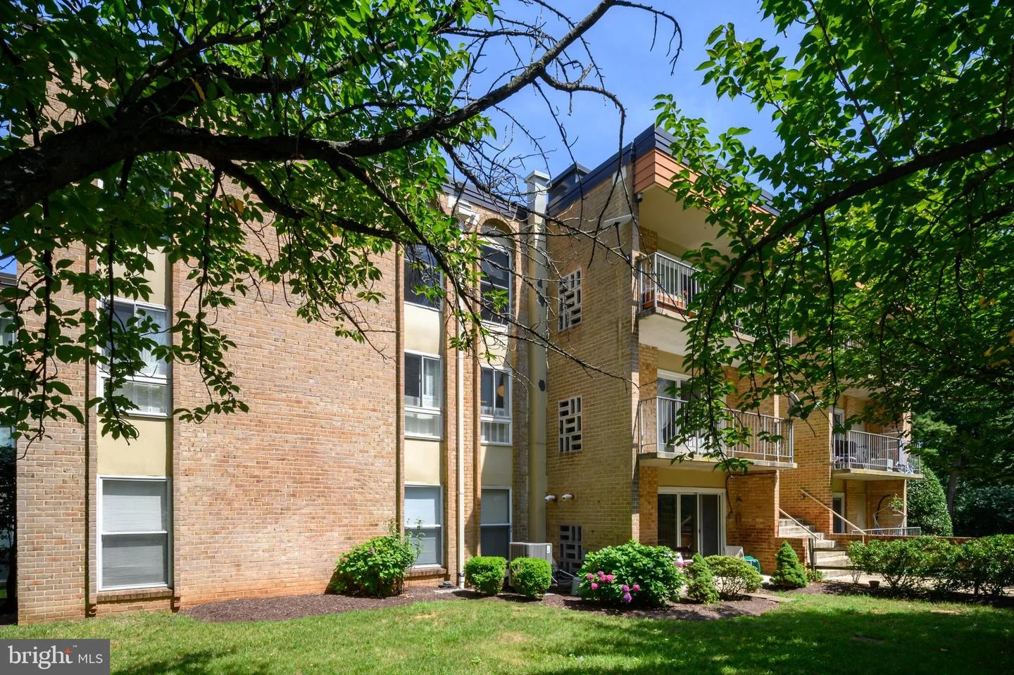 11911 Parklawn Drive Unit 303