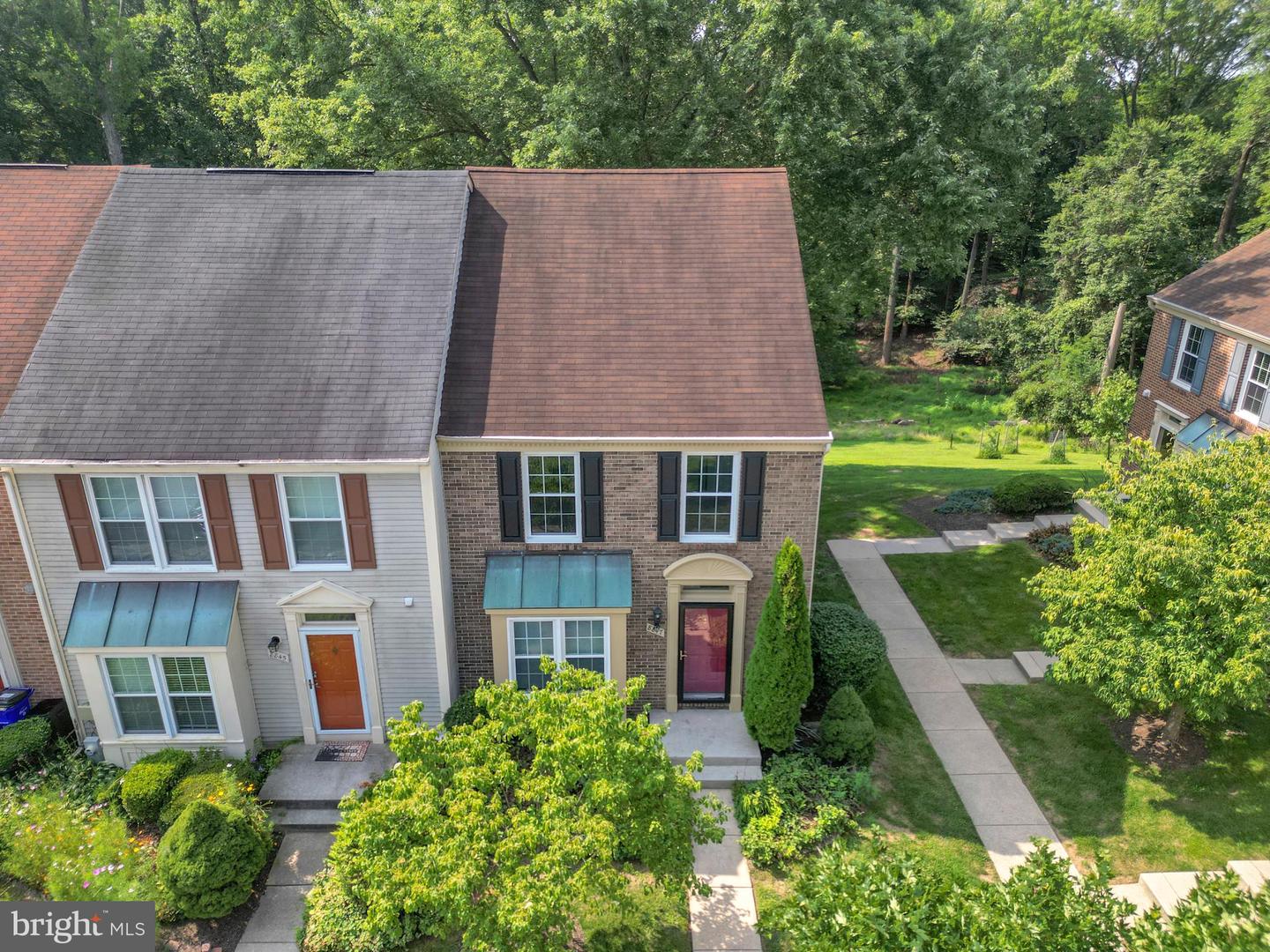 Photo 4 of 24 of 8847 Manahan Dr townhome