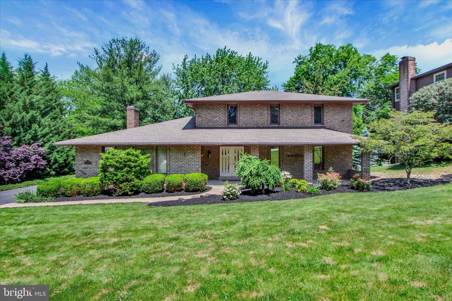 3240 Round Hill Road