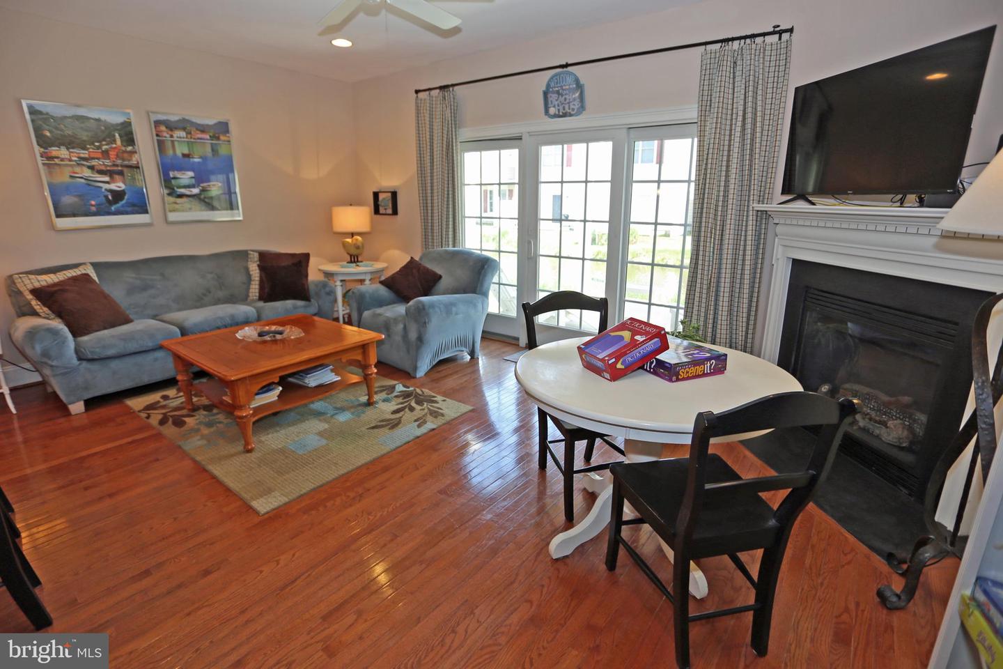 Photo 11 of 43 of 18747 Bethpage Dr #8g townhome