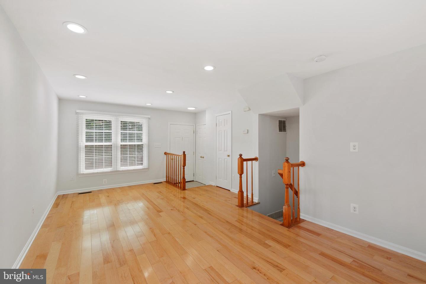 Photo 4 of 33 of 7826 Colonial Springs Blvd townhome