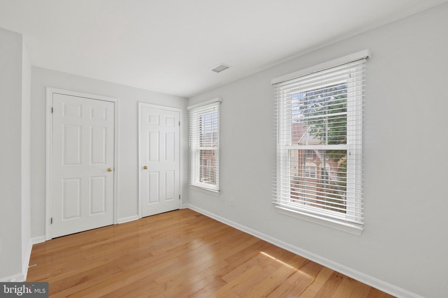 Photo 12 of 33 of 7826 Colonial Springs Blvd townhome