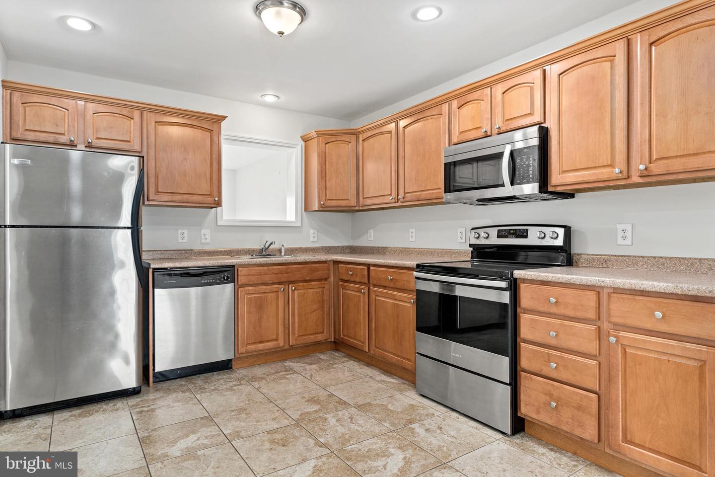 Photo 6 of 34 of 31 7th St townhome