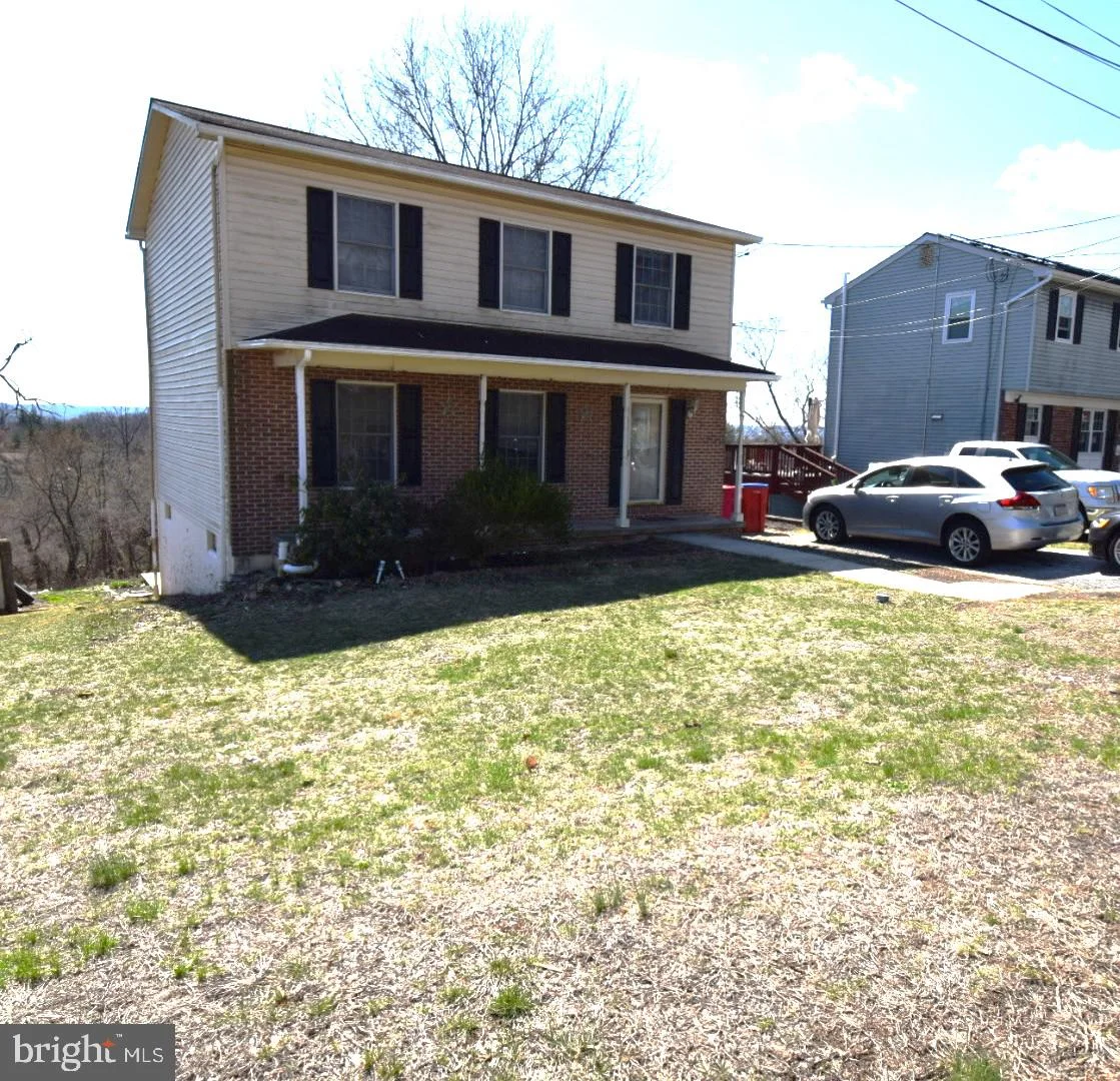 636 Hillside Ave