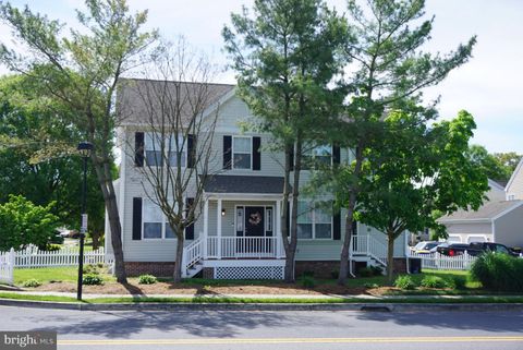 Townhouse in Dover DE 656 Venue DRIVE.jpg