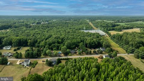 Single Family Residence in Fredericksburg VA 7307 Ni River LANDING 93.jpg