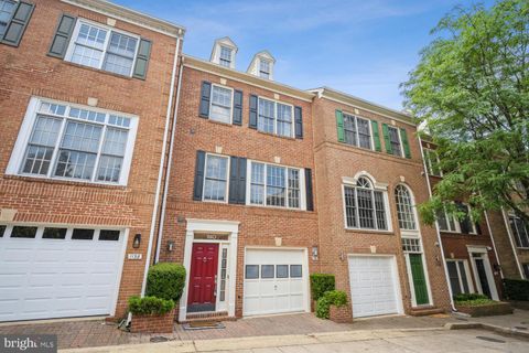 Townhouse in Arlington VA 1140 Vernon STREET.jpg