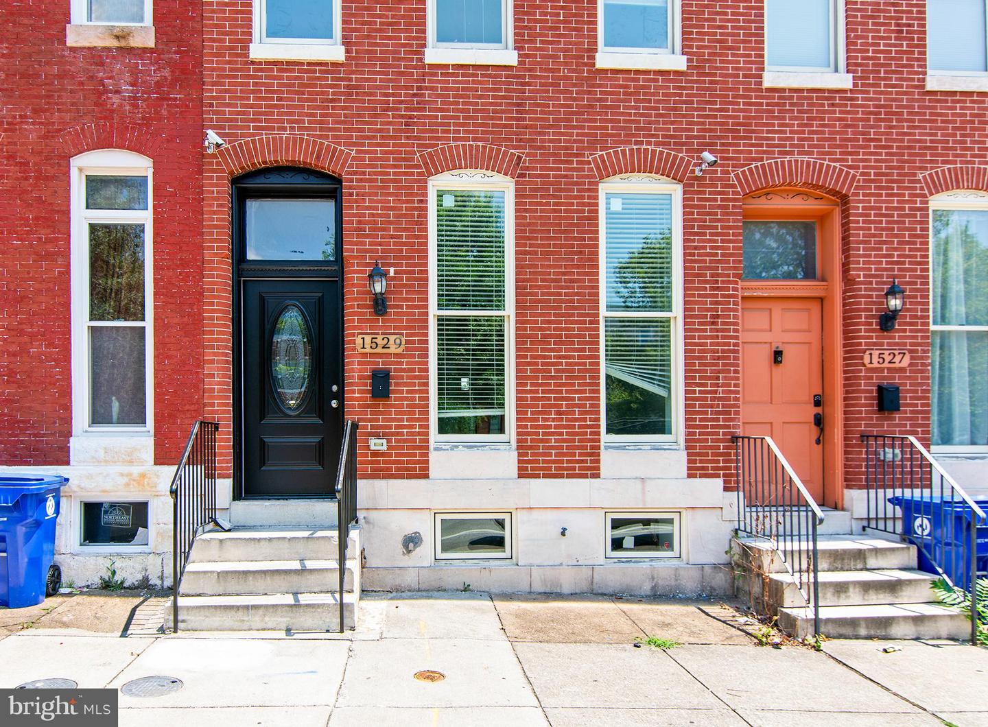 1529 N BROADWAY