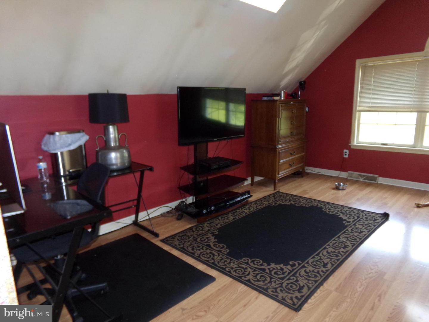 Photo 18 of 18 of 1021 Almshouse Rd house