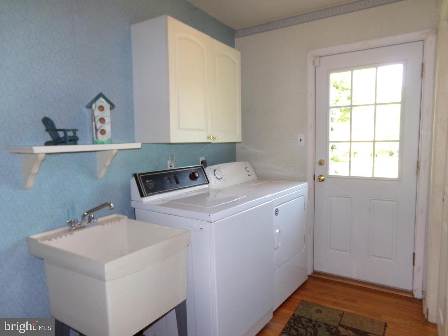 Photo 11 of 18 of 1021 Almshouse Rd house