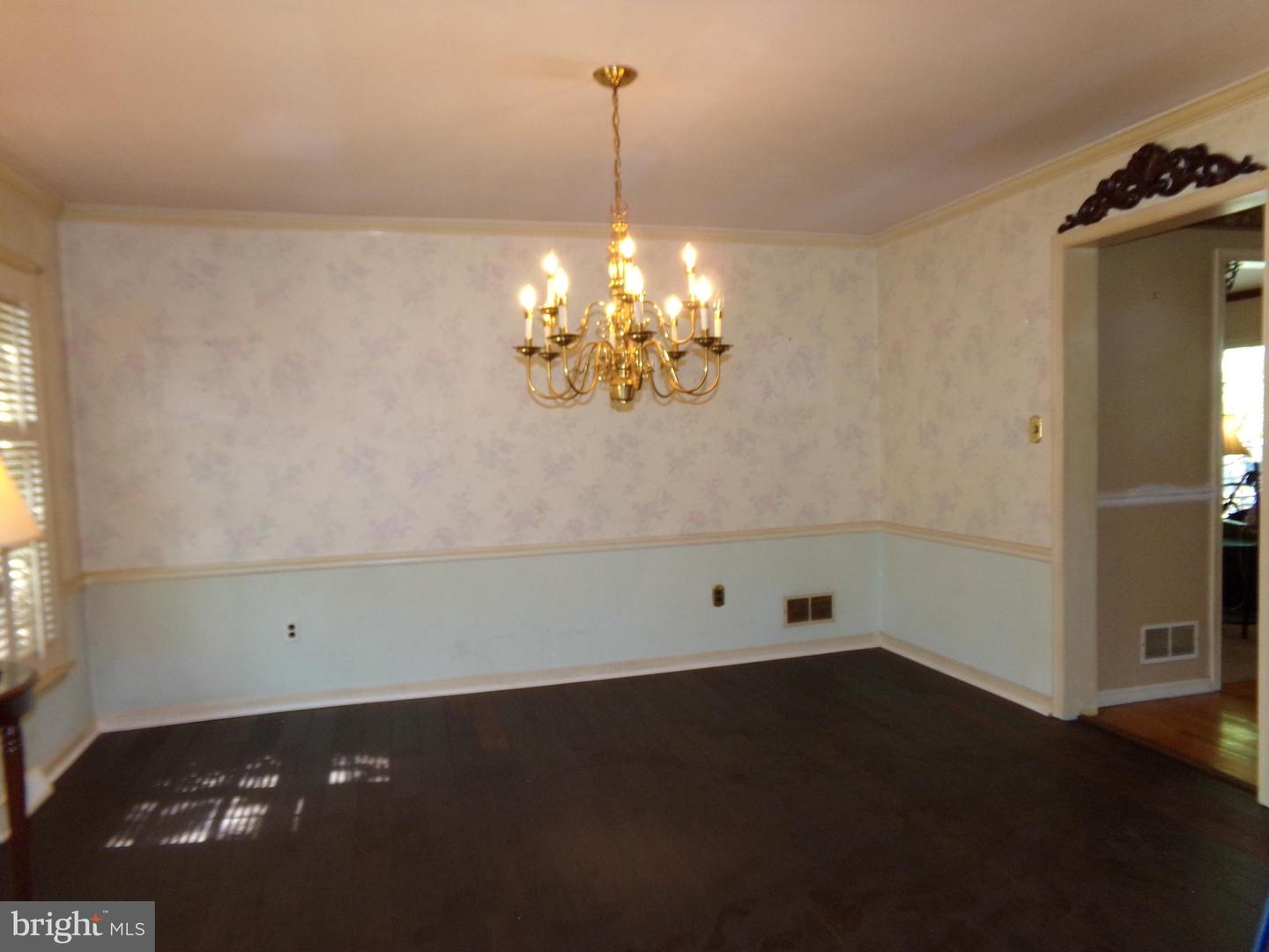 Photo 6 of 18 of 1021 Almshouse Rd house