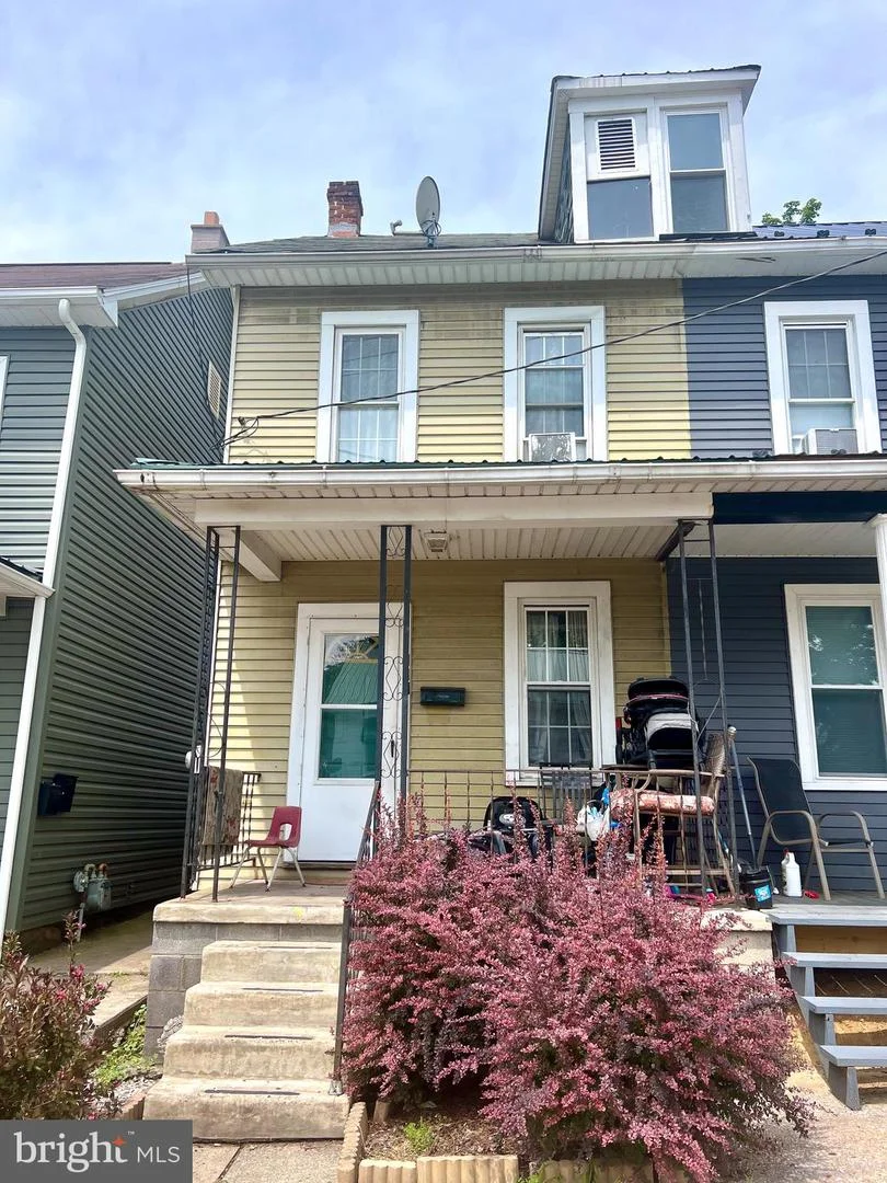 325 Shaw Avenue