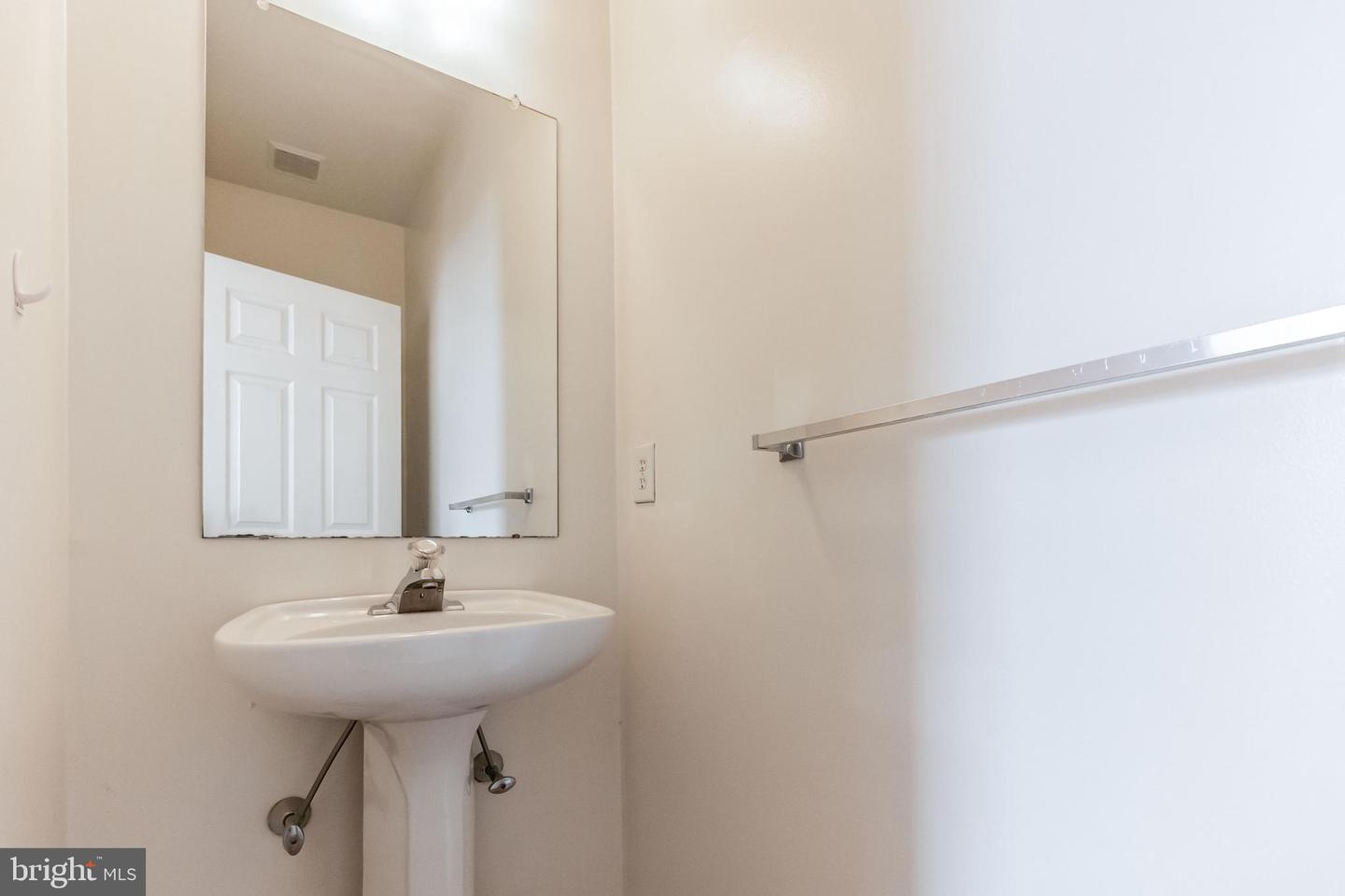 Photo 11 of 17 of 316 Andrew Cir townhome
