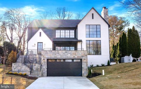 1446 Cola Dr McLean VA 22101