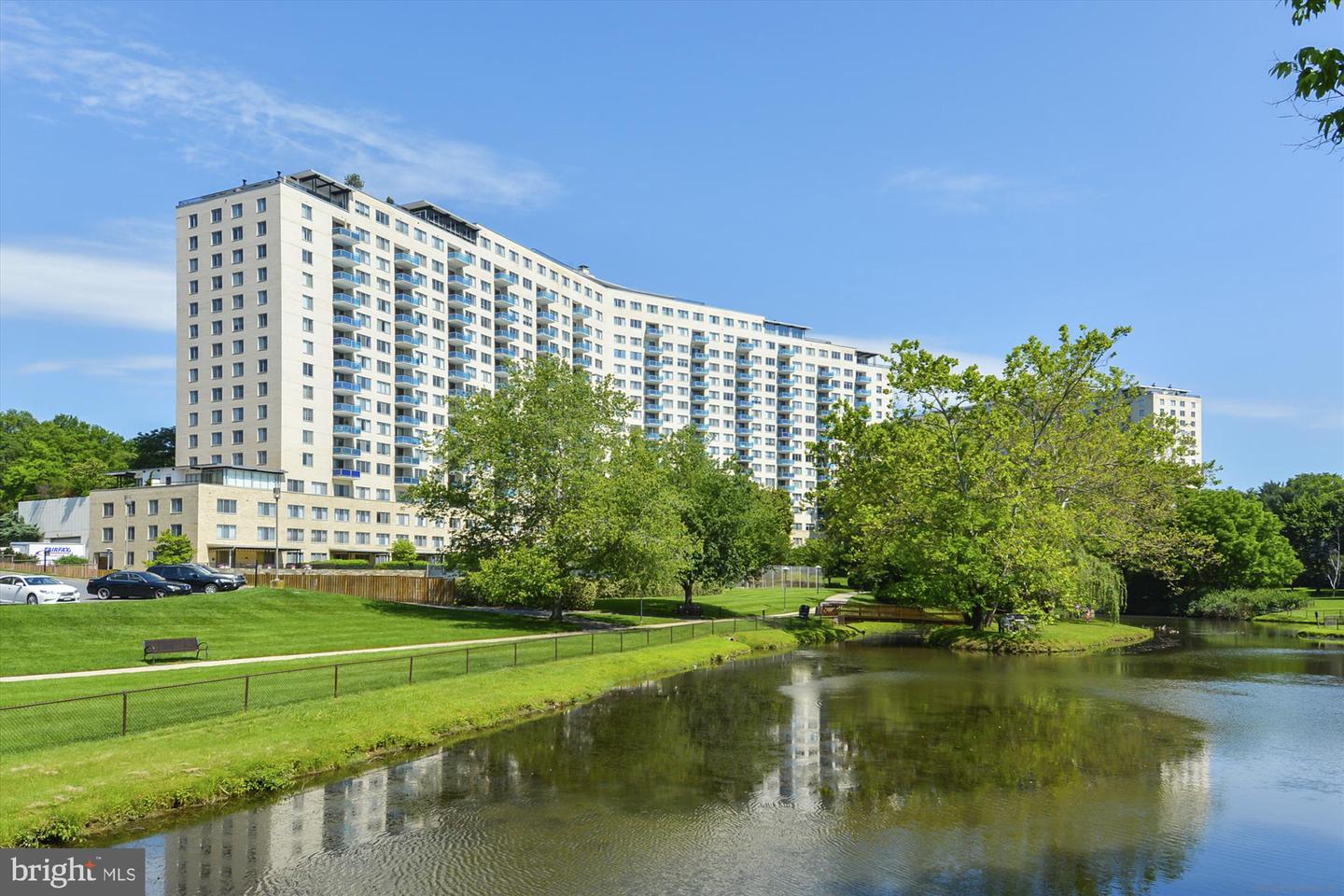 Photo 5 of 19 of 10500 Rockville Pike #1308 condo