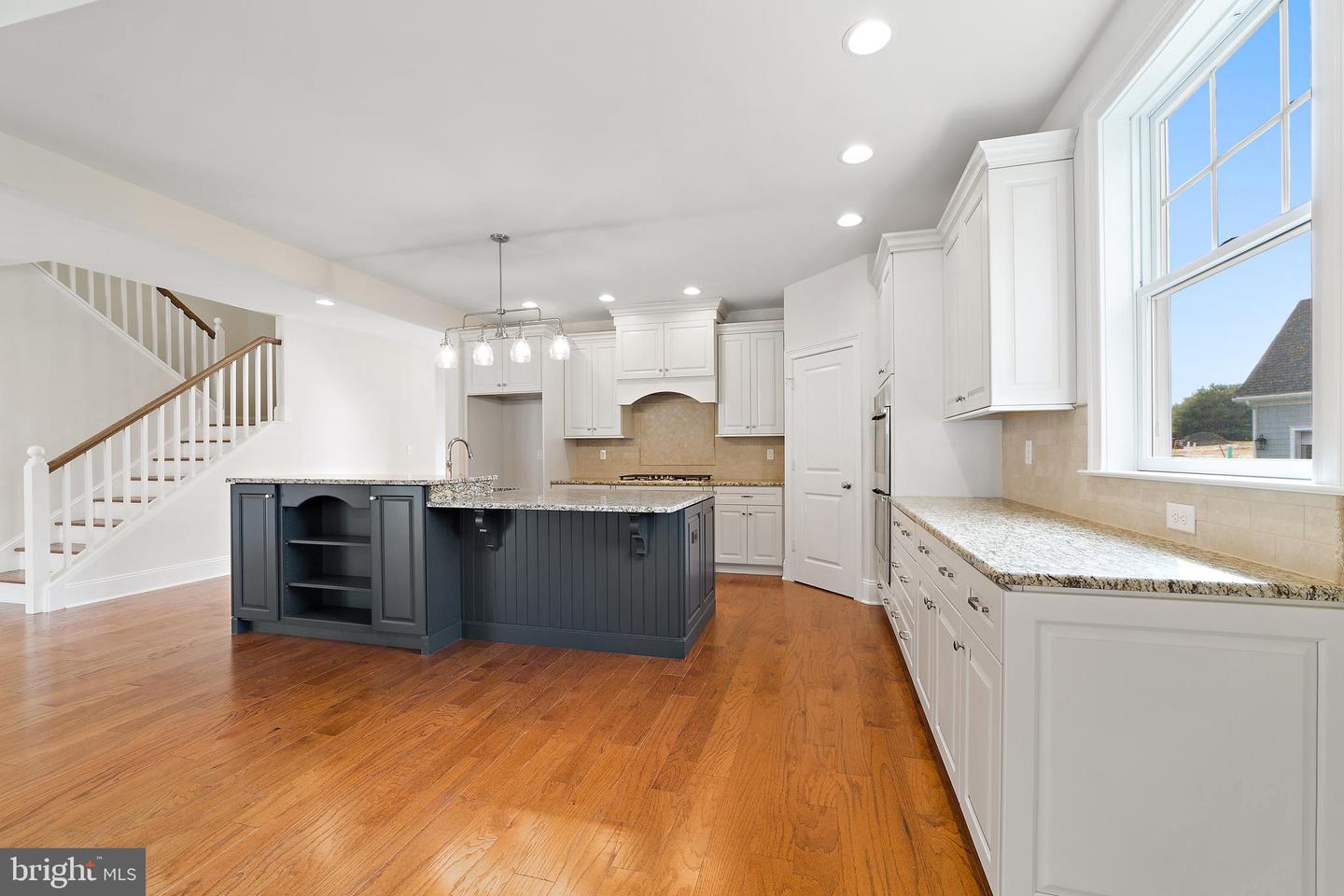 Photo 6 of 24 of 326 Merion Ct multi-family property