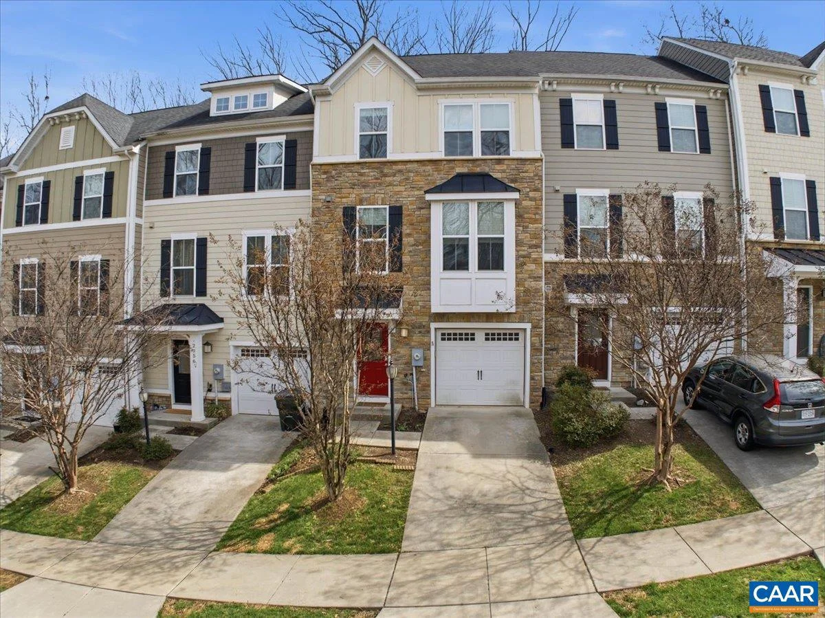 2054 Bethpage Ct Ct Unit 2054