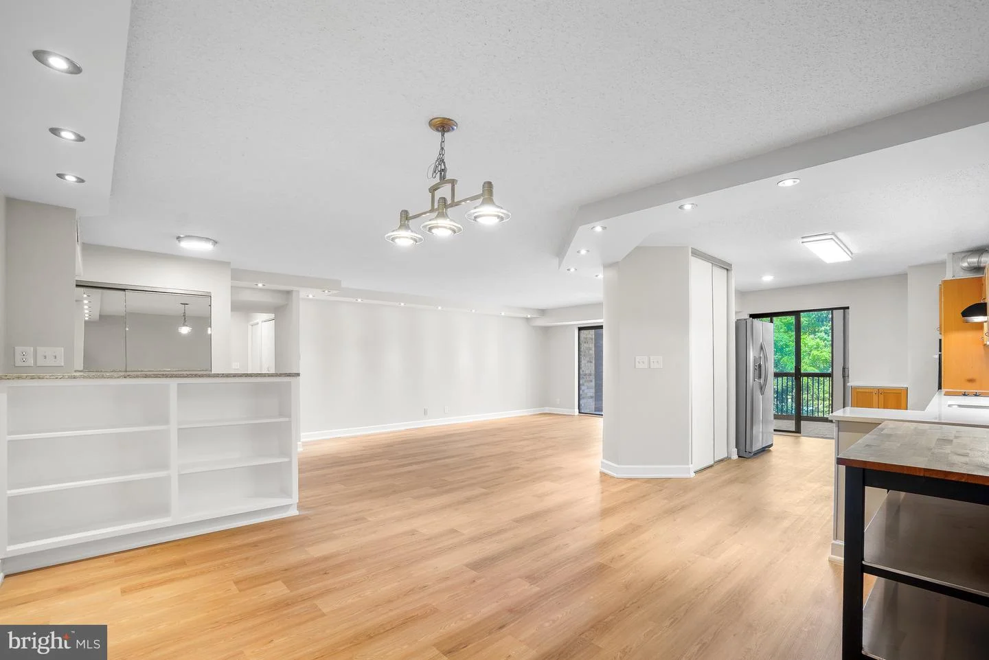 5904 Mount Eagle Drive Unit 601