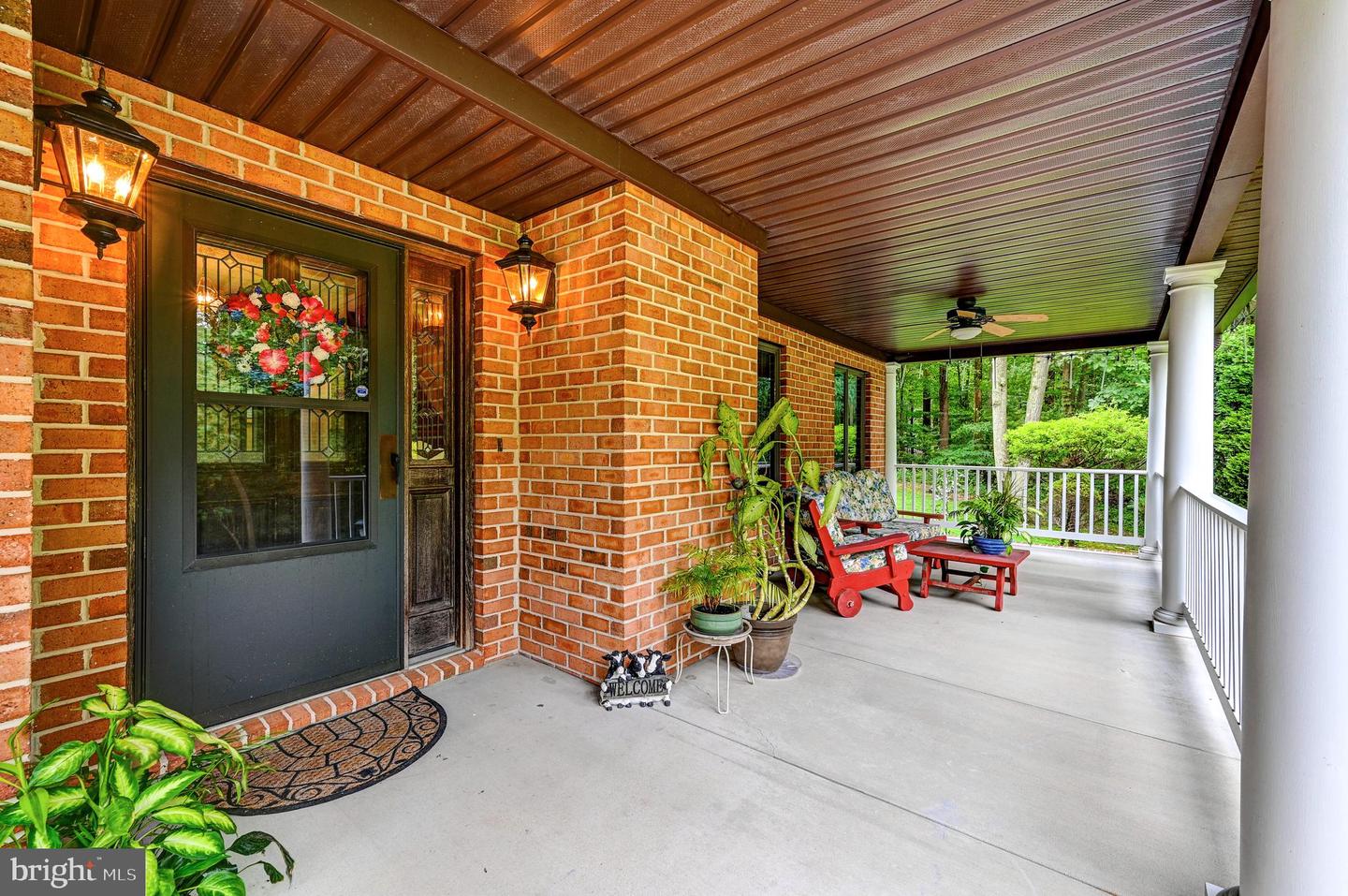 Photo 4 of 50 of 2021 Oakmont Rd house