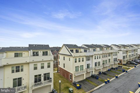 Townhouse in Washington DC 3731 Jamison STREET 39.jpg