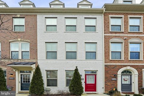 Townhouse in Washington DC 3731 Jamison STREET 1.jpg