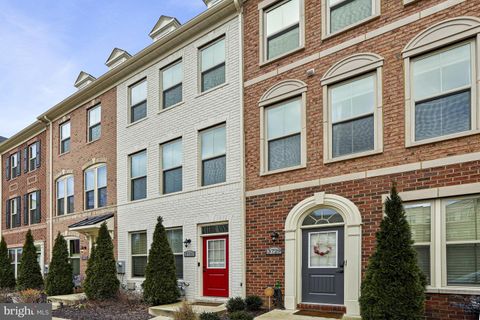 Townhouse in Washington DC 3731 Jamison STREET 3.jpg