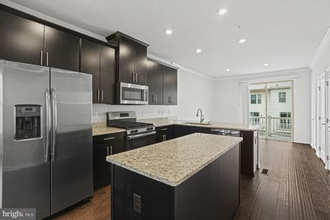 Townhouse in Washington DC 3731 Jamison STREET 18.jpg