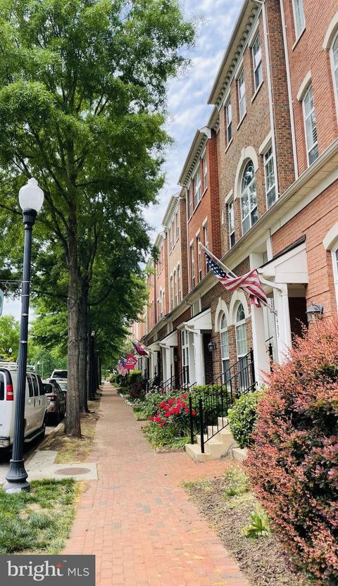 Townhouse in Alexandria VA 457 Cameron Station BOULEVARD.jpg