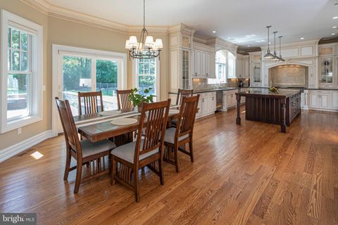 Single Family Residence in Princeton NJ 228 Brookstone DRIVE 11.jpg