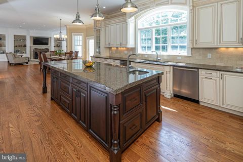 Single Family Residence in Princeton NJ 228 Brookstone DRIVE 12.jpg