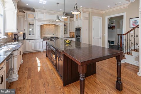 Single Family Residence in Princeton NJ 228 Brookstone DRIVE 16.jpg