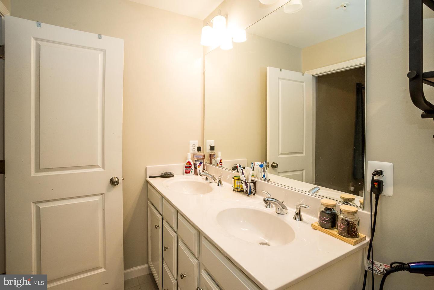 Photo 16 of 34 of 44355 Azalea Way townhome