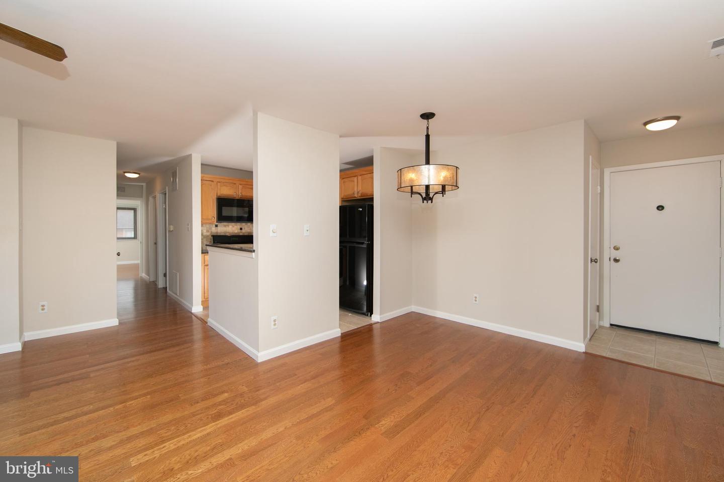 Photo 6 of 31 of 204 Woodhollow Dr condo