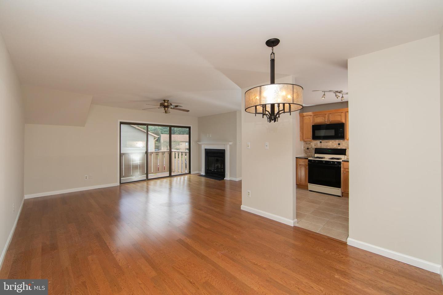 Photo 8 of 31 of 204 Woodhollow Dr condo
