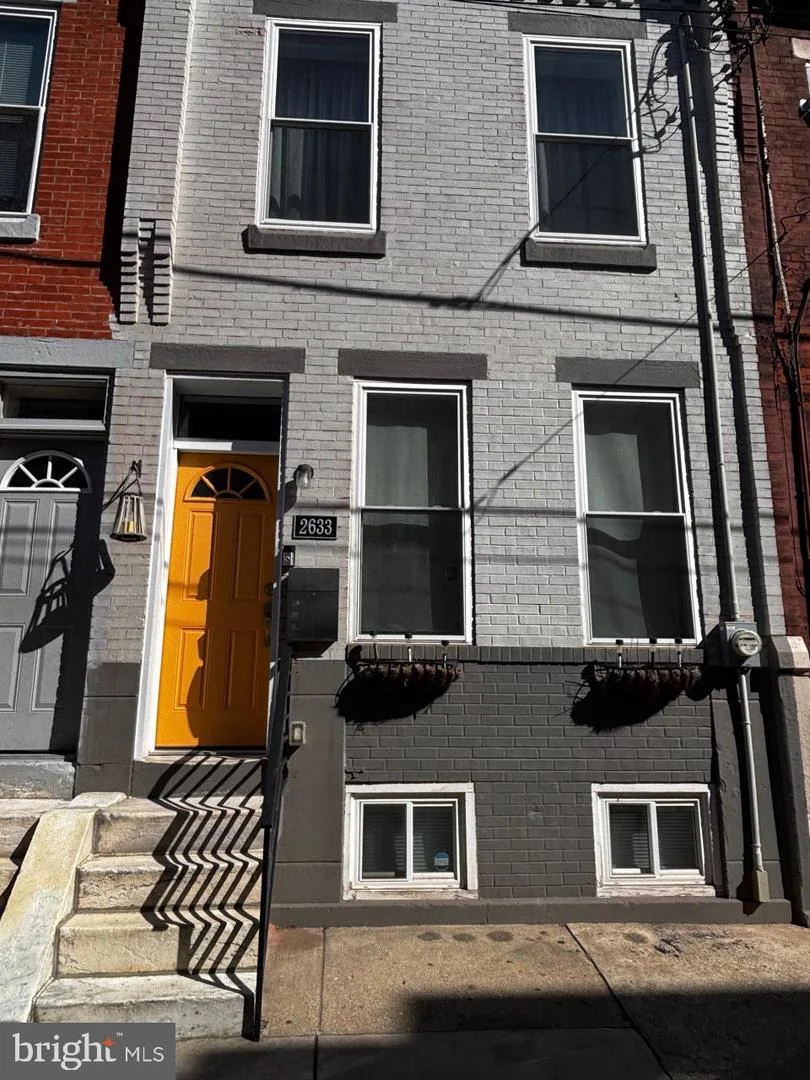 2633 Earp Street