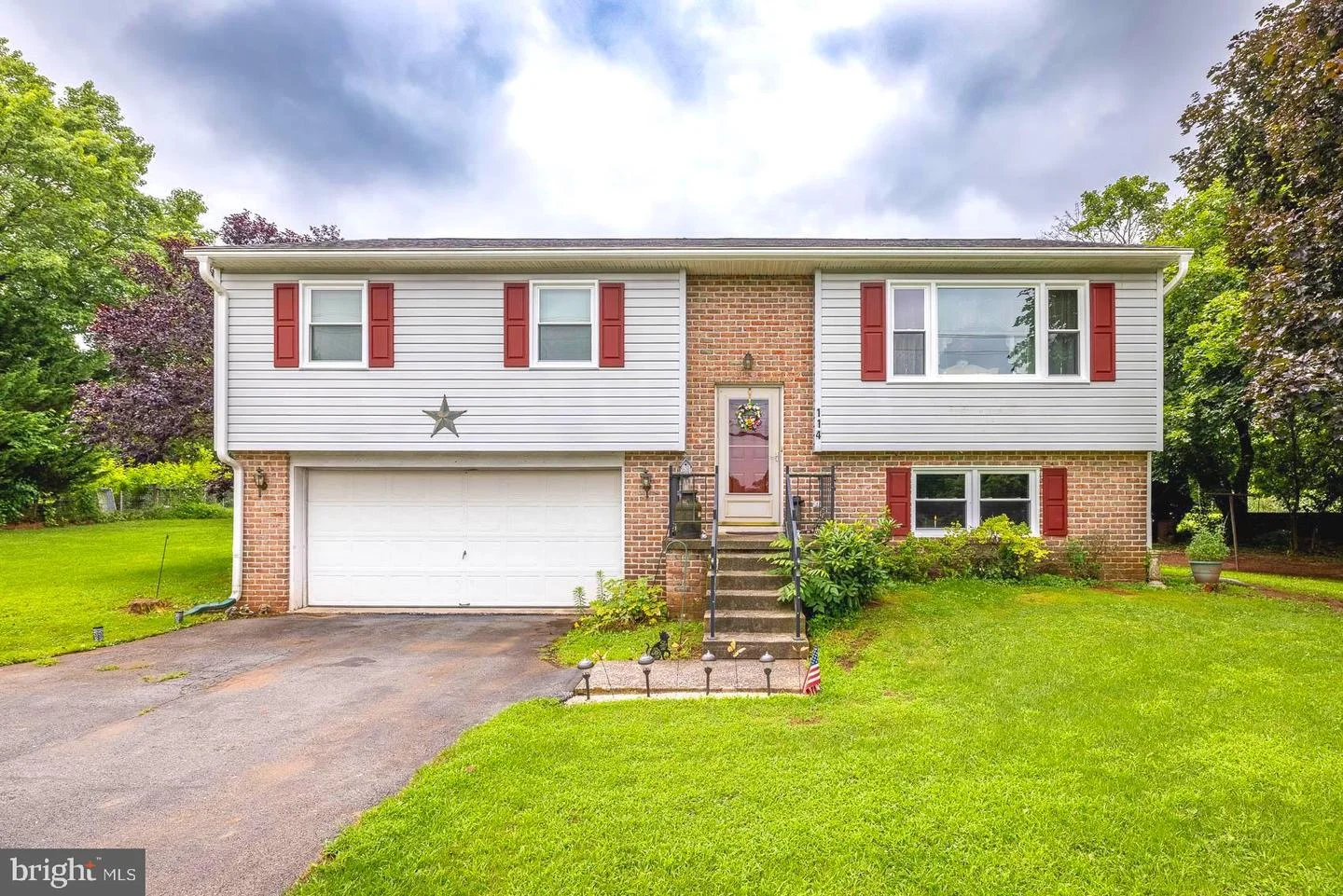 114 E Maple Grove Road