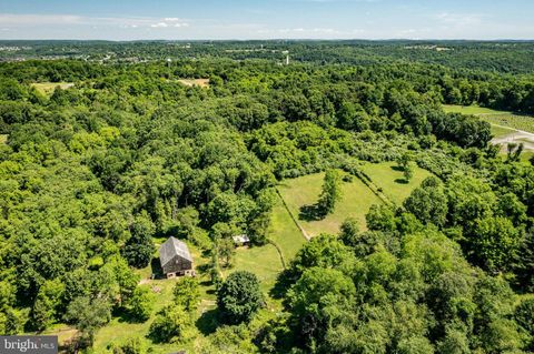 Single Family Residence in Coatesville PA 2275 Strasburg ROAD.jpg