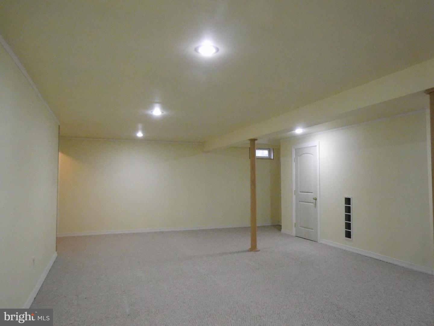 Photo 39 of 44 of 10 Charles Cir townhome