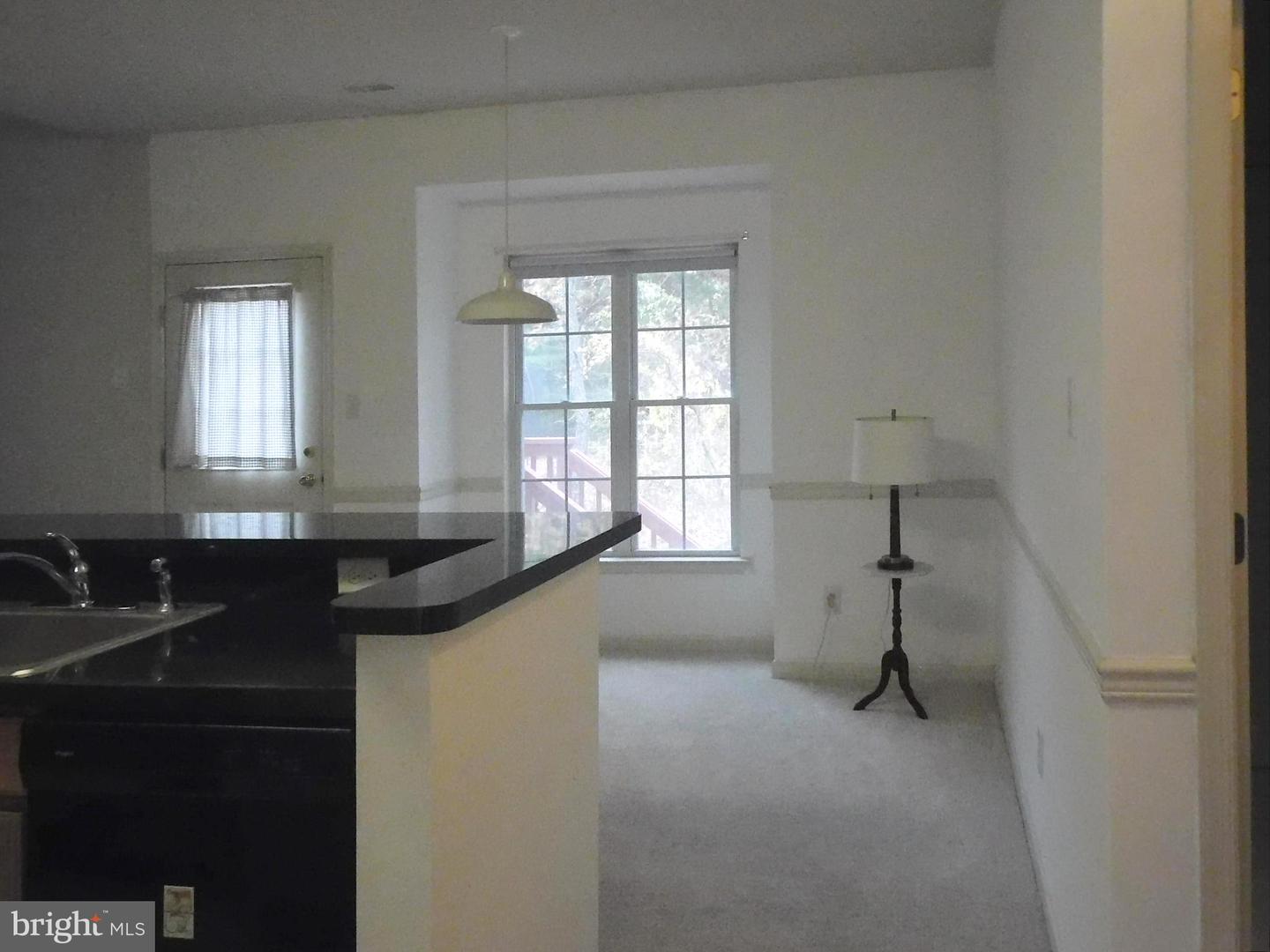 Photo 5 of 44 of 10 Charles Cir townhome