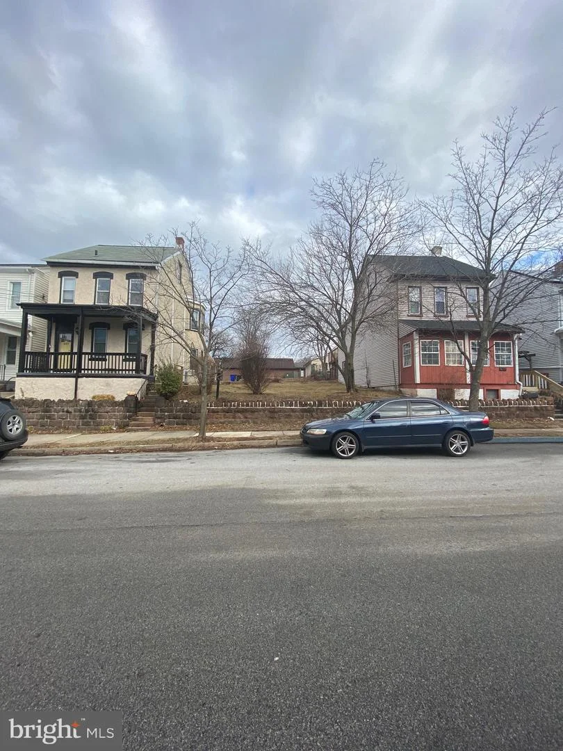 651 Walnut Street