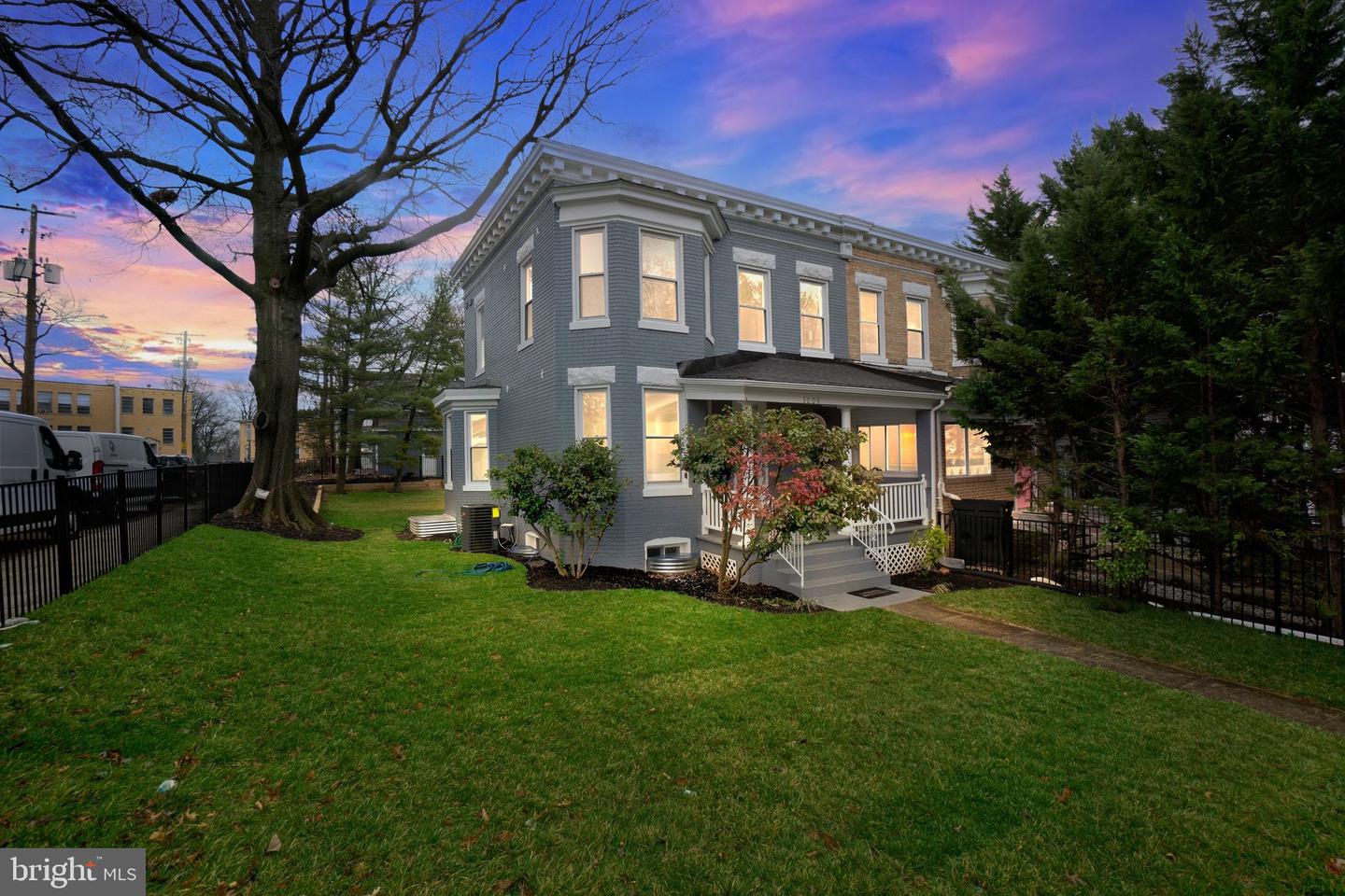 View Washington, DC 20018 townhome