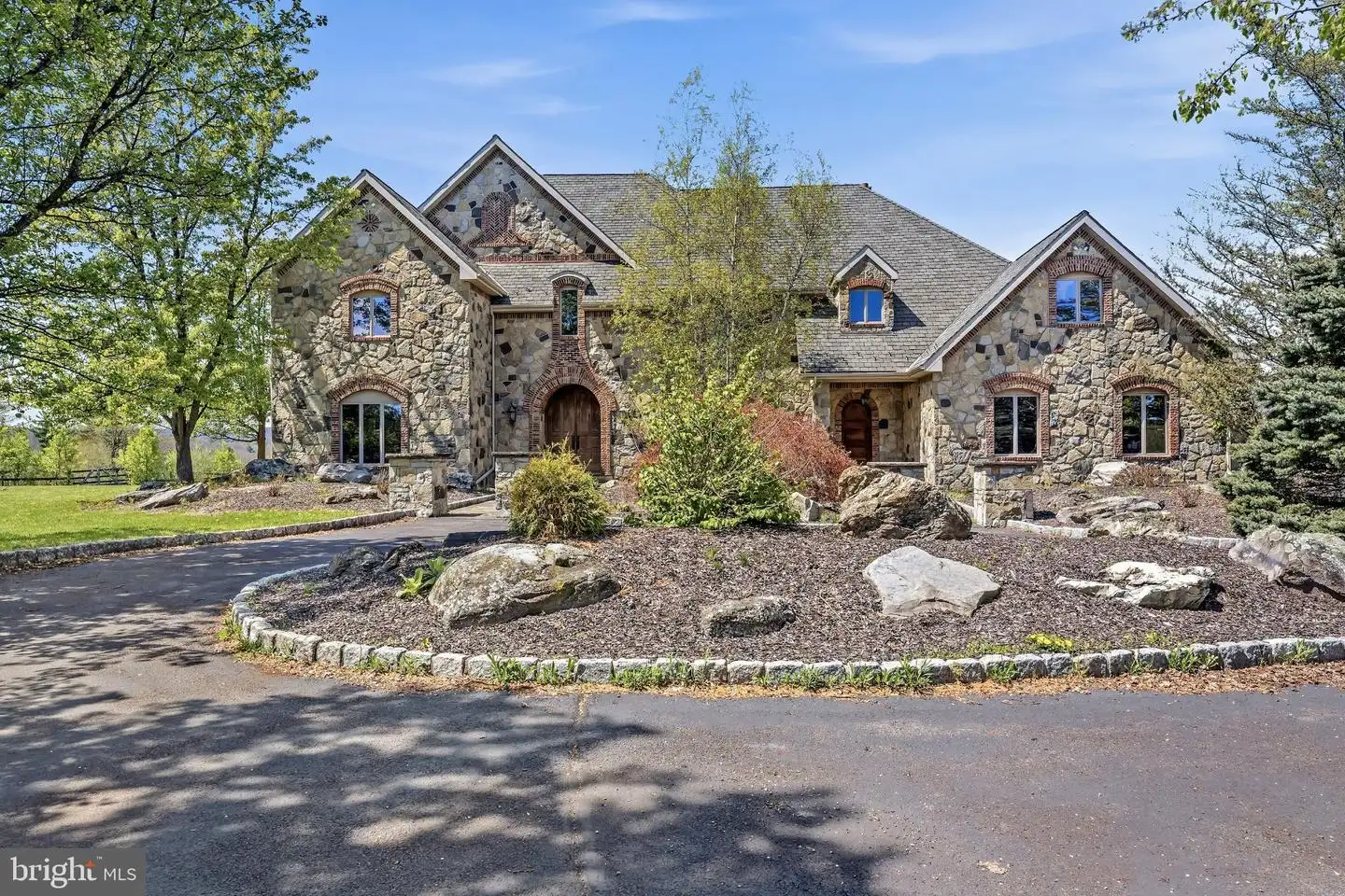 216 Merwinsburg Road