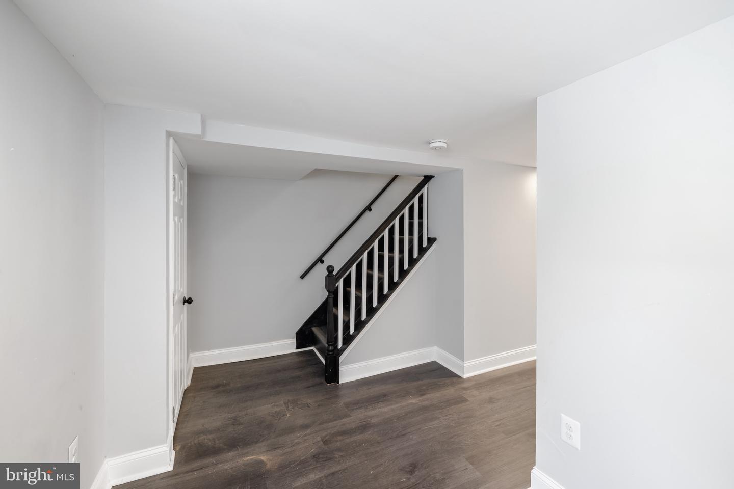 Photo 39 of 45 of 1519 N Kenwood Ave townhome