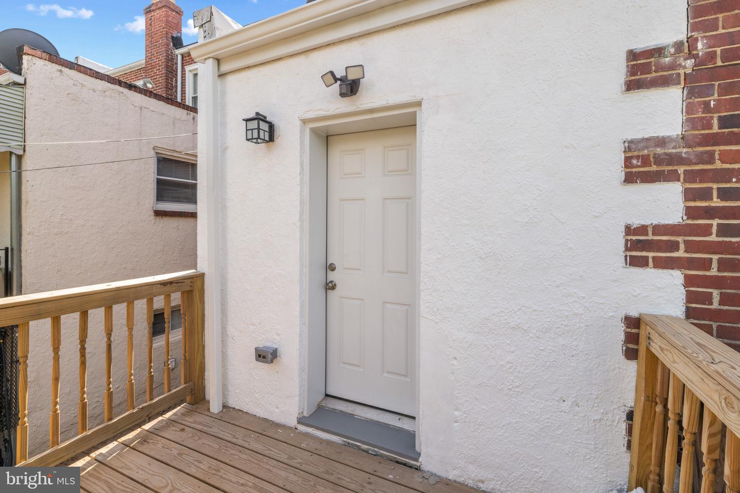 Photo 40 of 45 of 1519 N Kenwood Ave townhome